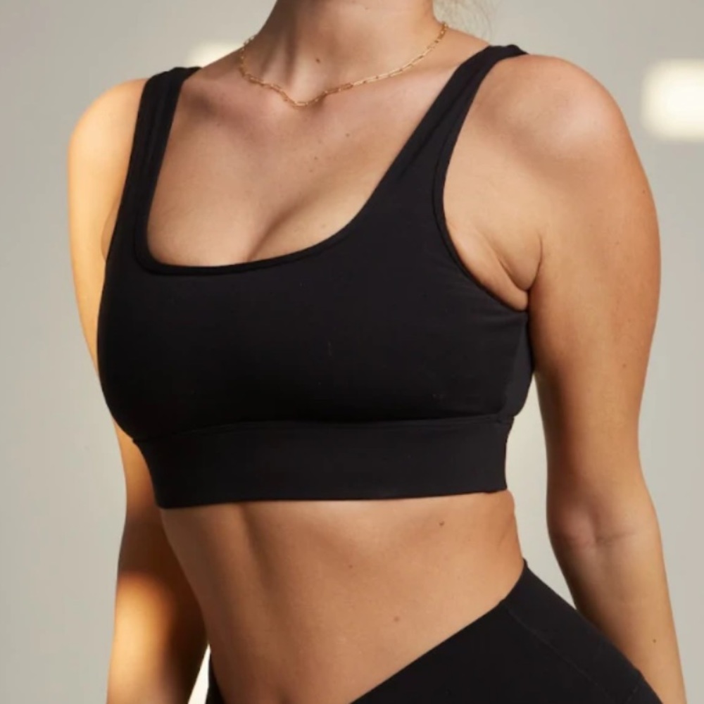 DAYFLEX SQUARE NECK SPORTS BRA - SHADOW BLACK